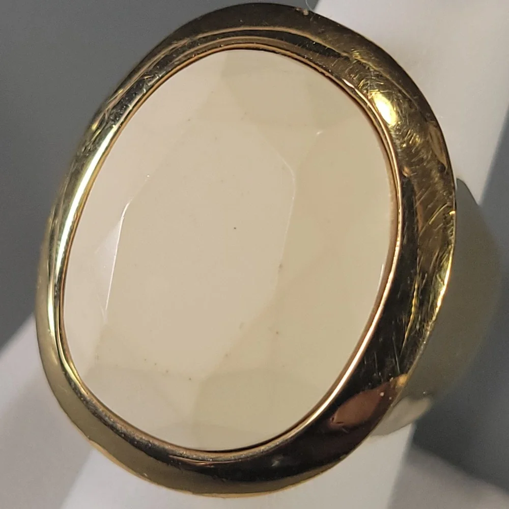 Kenneth Jay Lane Cocktail Ring Womens 6.75 Gold Cream Chunky Faceted Statement